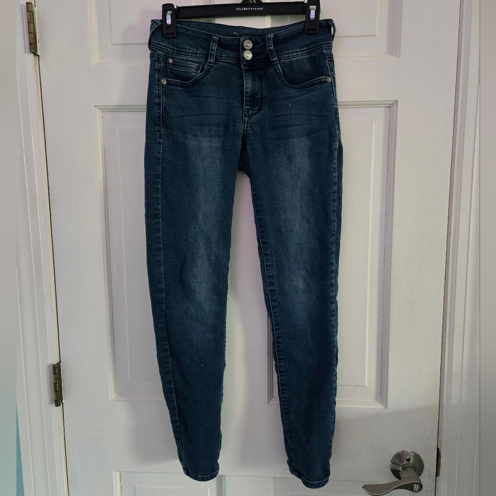 Wallflower UltraFit Skinny Jeans